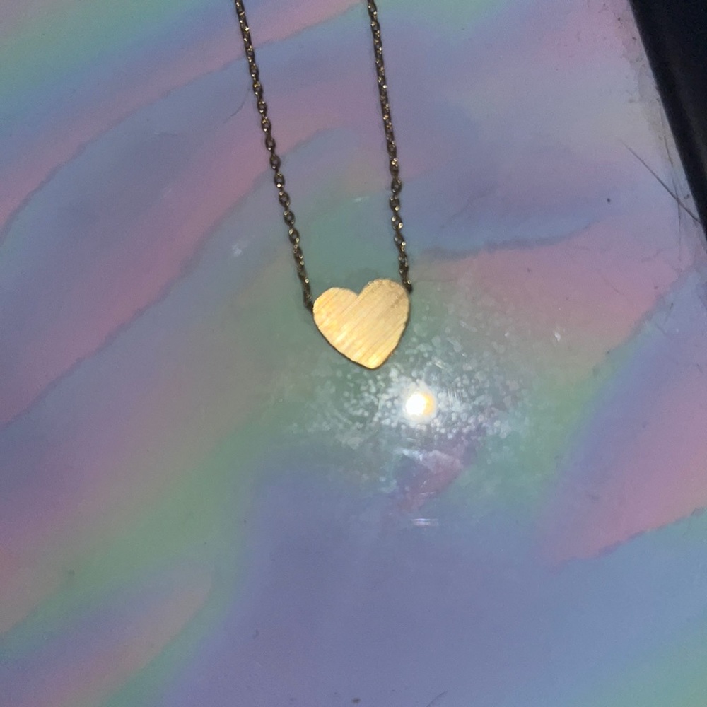 Heart pendant necklace